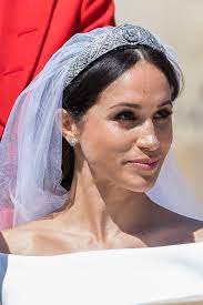 Meghan Markle S Wedding Bun Was Messy On Purpose Her Hairstylist Confirms It Maquillage Princesse