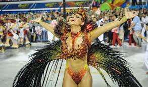 Viviane araújo, com mais de 20 anos de carnaval e chamada por muitos de a rainha das rainhas, mostrou hoje, no instagram, que está prontíssima para sair na avenida este ano. Mary On Twitter A Rainha De Bateria Viviane Araujo Durante Desfile Do Salgueiro Http T Co Cuyf9cqrqn
