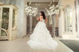Keine frage, die suche nach dem richtigen brautkleid ist für die frau der schönste höhepunkt der 55 bewertung(en) mit 4,11 von 1 bis 5 sternen! Das Brautkleid Der Hohepunkt Der Hochzeitsplanung