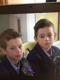 Just realised that the twins make an appearance at super Hans's wedding. :  r/MitchellAndWebb