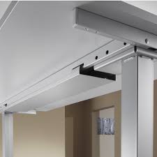 Kabelführung kabelkanal schreibtisch büro kabelhalter. Kabelmanagement Kabel Ordnen Und Verstecken Am Schreibtisch Tipps Gegen Kabelsalat Buroratgeber Von Buromobel Experte