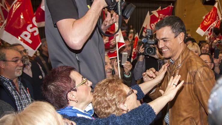 Sánchez: "Un socialista nunca será mi adversario" | Público