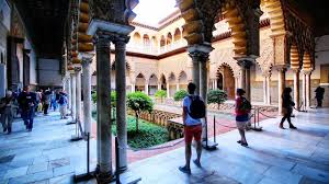 The alcázar of seville was used as a location for the hugely successful hbo tv series, game of thrones. Famous Game Of Thrones Set In Sevilla Youtube