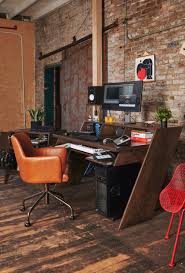 What is often overlooked by people who plan on recording at home is the home studio desk. Platform The Ultimate Music Production Desk Output