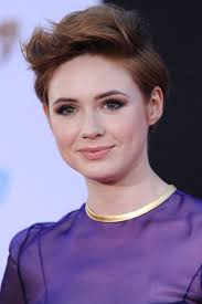 Ce faux court laisse la part belle aux longueurs. Coupe De Cheveux Courte Pour Femme Idees Sages Et Excentriques