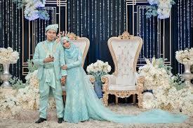 Maybe you would like to learn more about one of these? 27 Baju Songket Pengantin Yang Menarik Inspirasi Busana Perkahwinan