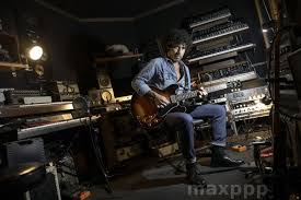 Le 14 Janvier 2019 Yarol Poupaud Ancien Guitariste De Johnny Hallyday Chez Lui Dans Son Studio Il Sort Un Album Le 1er Agence Photo Agence De Presse Album
