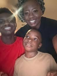 Authenticity of a blanket donut picture in the age of AI