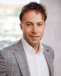 Some recent fascinating faces making me love being a headshot photographer:  @AuthorAshleyNicole Brian Wroolie, Property Agent Marissa Tucker, Engineer  Caitlin Axelowitz, Digital Marketer Stephen Roach, Commercial Appraiser Angela  Estepa, Clinical Exec ...