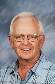 Lloyd Kruse's Instagram, Twitter & Facebook