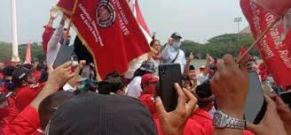 Gerakan pemuda batak bersatu atau pbb berkolaborasi dengan gerakan ansor dalam membagikan takjil gratis kepada warga di pontianak jelan berbuka sementara itu, ketua dpd pemuda batak bersatu binarto klarus sitohang mengatakan, aksi ini merupakan wujud toleransi dalam menciptakan. Barisan Pemuda Batak Bersatu Karawang Ikut Bela Korban Intoleransi Di Bekasi Tvberita Co Id