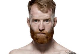 Doença rara no sangue força parceiro de treinos de McGregor a se aposentar 