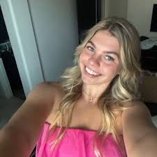 Lexi Lambert (@lexjl24)