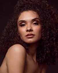 Jade Hunter's Instagram, Twitter & Facebook