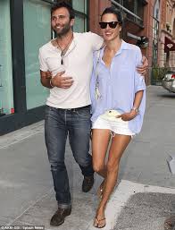 The 38 years old brazilian alessandra ambrosio was once engaged with businessman jamie mazur since 2008. Love Is In The Air For Alessandra Ambrosio And Jamie Mazur News The Fmd