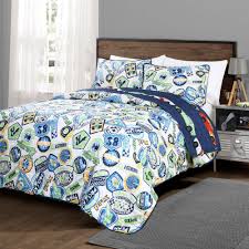 A favorite collection is one that can appear like lightning mcqueen, that is a popular for additional protection, you can buy bed rails that will be suit with your boy bed cars. Race Cars Quilt 2 Piece Set Lush Decor Www Lushdecor Com Lushdecor