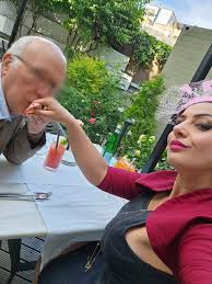 خديجة اليافعي تُدهش بأنوثتها الطاغية