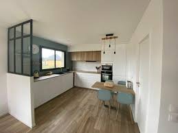 cuisine blanche et bois avec verriere de separation cuisine blanche et bois cuisine blanche idee amenagement cuisine