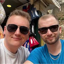 Hi all, I'm looking for local building contractors to carry out work