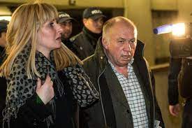 Cette fois, pas de dsk ni d'hôtel de luxe: Carlton Rires Et Reparties Fusent Autour Des Activites De Dodo La Saumure