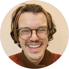 Toby Leon's Instagram, Twitter & Facebook