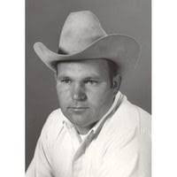 Karen Heer's Instagram, Twitter & Facebook