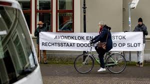 Nederlandse Avondklok Voorlopig Behouden De Tijd