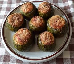 Zucchine tonde ripiene con carne. Zucchine Ripiene Con Carne Tutto Il Gusto Di Un Piatto Fresco Per L Estate