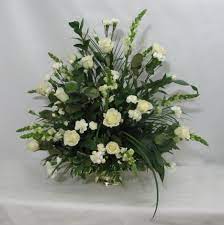 There are many cheap ways to decorate a church for your wedding and transform dull to see more ideas about church flower arrangements altar decorations and church flowers. Church Wedding Flowers Easy And Free Diy Flower Tutorials