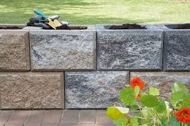 Trockenmauern Selber Bauen 4 Einfache Ideen In 2020 Trockenmauer Gartenmauer Selber Bauen Gartenmauern