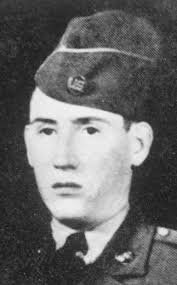 Memorial Day service honors war dead