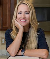 Air fryer taco pockets are a quick and easy dinner. Everything you love  about taco night, all tucked into a soft crescent roll and air-fried to  perfection! Recipe link in comments 👇