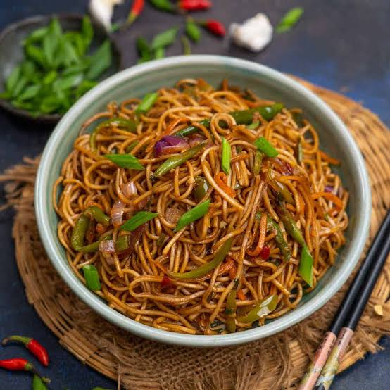 Chilly Garlic Noodles (Veg)