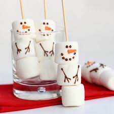 Diy Marshmallow Snowman Stirrers Idee Recette Noel Idee Dessert Noel Dessert Noel