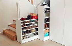 Ordnung Ist Das Halbe Leben So Bewahrt Man Schuhe Richtig Auf Homify Treppenschrank Aufbewahrung Unter Der Treppe Stauraum