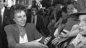Cresson au poste de premier ministre en france (avril). Il Y A Trente Ans Edith Cresson Nommee Premiere Ministre