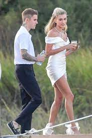 Unfortunately she hurt her foot which meant she couldn't do ballet anymore but she continued. Hailey Biebers Brautkleider Von Diesen Labels Stammten Sie Vogue Germany
