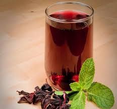 Le Jus De Bissap Est Une Boisson Originaire Du Senegal Elle Est Preparee Quand On A Chaud Ou Des Invites Ou En Comment Faire Du Jus Bissap Recette Gingembre