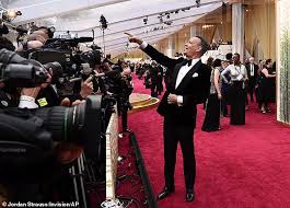 Ver más notas de cumpleaños de famosos. Los Oscar Requieren Que Las Celebridades Se Pongan En Cuarentena Antes De La Ceremonia En Abril Celebrity Land