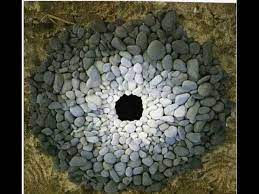 Große auswahl an land environmental art preis. Andy Goldsworthy 1956 Land Art And Environmental Art Youtube