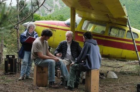 Dans les coulisses du tournage de « The Dog Stars » de Ridley Scott avec  Jacob Elordi, Margaret Qualley et Josh Brolin. Le film est actuellement au  cinéma. Photos : 20th century