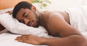 Nackt schlafen - gesund oder schädlich? BETTEN.de klärt auf