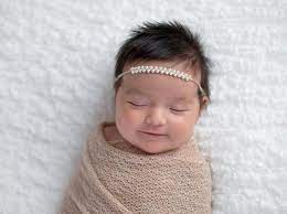 2.4 s/d 3.9 kg) termasuk dalam berat badan normal sesuai usianya. 5 Tahap Tumbuh Kembang Bayi Usia 0 12 Bulan Kenali Satu Satu