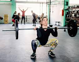 The average weight a female should be able to squat depends on how much she weighs and which level of strength she is attempting to reach. Perfect Squat Form How To Do Squats Goblet Squats Back Squats