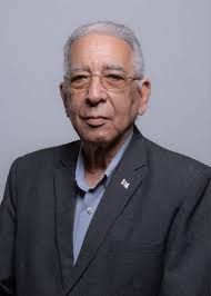 Triste día para #Cuba que hoy ha perdido al Dr. Eduardo Torres-Cuevas,  riguroso historiador, patriota de cultura vasta y brillante oratoria.  Poseedor de la réplica del machete de Máximo Gómez, defensor de