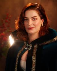 Ever wanted to feel apart of Bridgerton? Pride and Prejudice? Sense and  Sensibility? This is absolutely your sign to book in a regency-themed shoot  🥰✨This theme is tailored to look like portraits