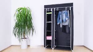 Ist der kleiderschrank nicht groß genug oder wollen sie auf dem flohmarkt ihre alten teile. Jago Mobiler Kleiderschrank Farbwahl Klsk01 Youtube