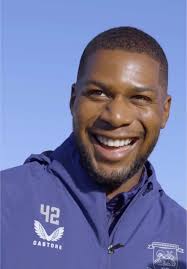 Putting Up the Christmas Tree: Tips and Inspiration