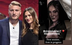 Fost atacant , boniperti este considerat de mai mulți experți, printre care mario sconcerti, unul dintre cei mai mari. Immobile Tatuaggio Dell Attaccante Della Lazio Omaggio Alla Moglie Jessica Foto E Video Sky Sport