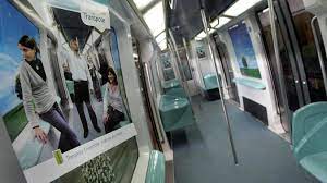 Elle tripotte bien dans le metro : Tripoter Dans Le Metro Mene Directement En Prison